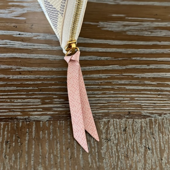 Louis Vuitton Felice Damier Azure Pouch - Picture 11 of 11